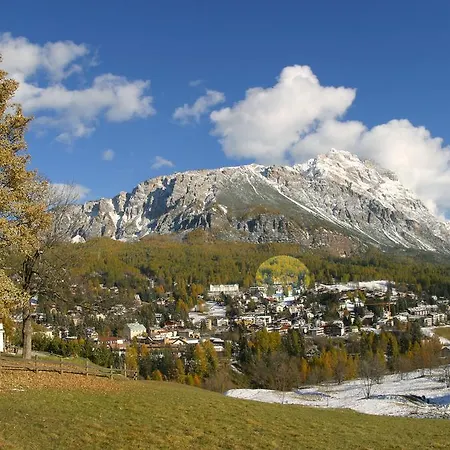Orsoline Cortina Hotell *